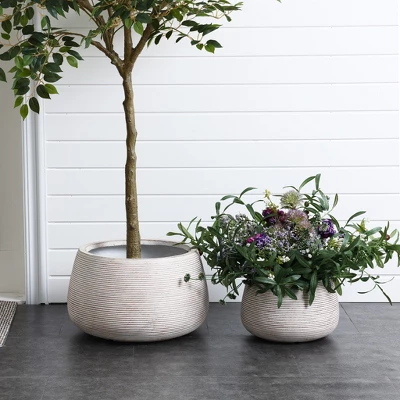 LuxenHome Rustic Indoor/Outdoor Planter – Round MgO Pot With Ribbed Texture 4 LuxenHome Rustic Indoor/Outdoor Planter – Round MgO Pot With Ribbed Texture - Image 4
