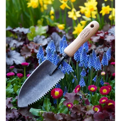 DeWit Welldone Serrated Trowel – Heavy-Duty Multi-Use Garden Tool, 13”L 3 DeWit Welldone Serrated Trowel – Heavy-Duty Multi-Use Garden Tool, 13”L - Image 3